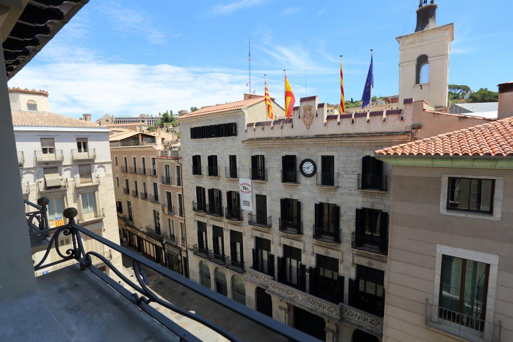 Apartaments Placa Del VI Girona Luaran gambar