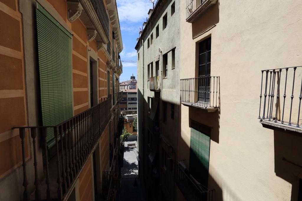 Apartaments Placa Del VI Girona Luaran gambar
