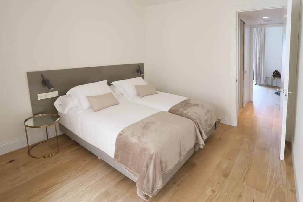 Apartaments Placa Del VI Girona Luaran gambar