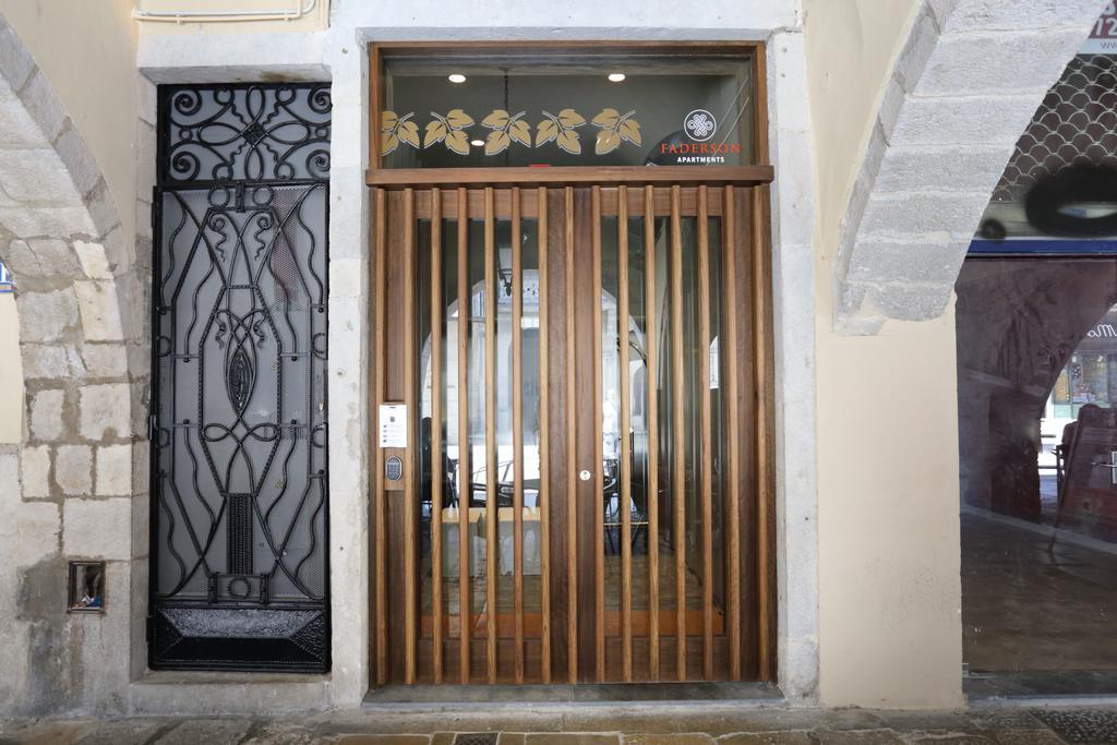 Apartaments Placa Del VI Girona Luaran gambar