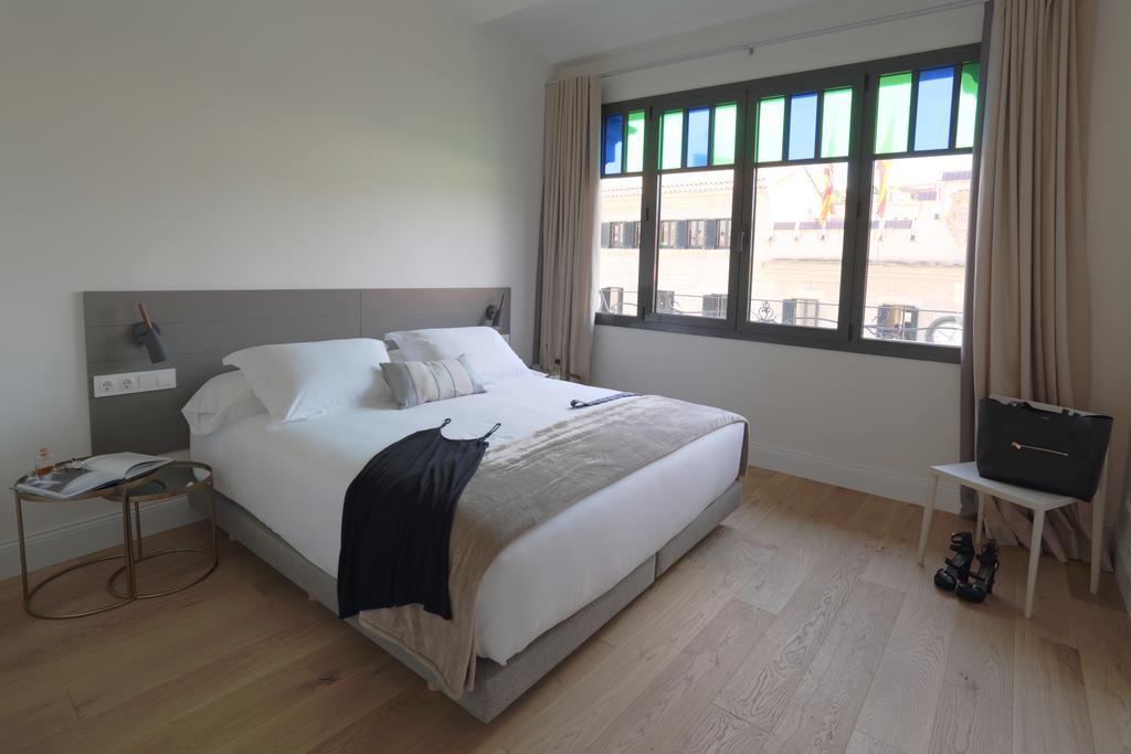 Apartaments Placa Del VI Girona Luaran gambar