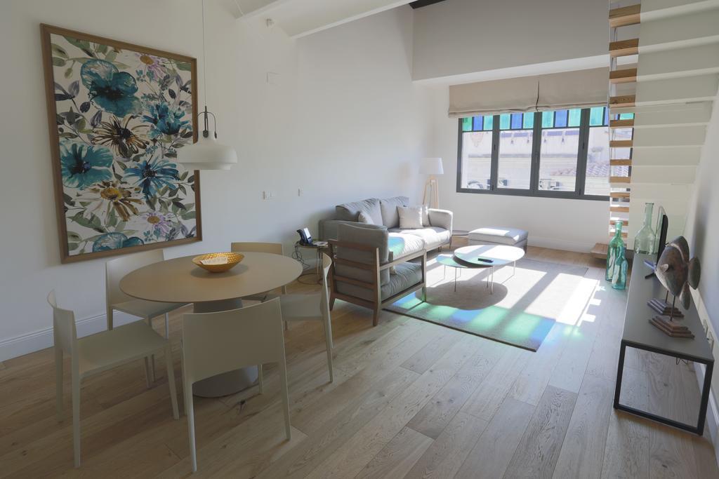 Apartaments Placa Del VI Girona Luaran gambar
